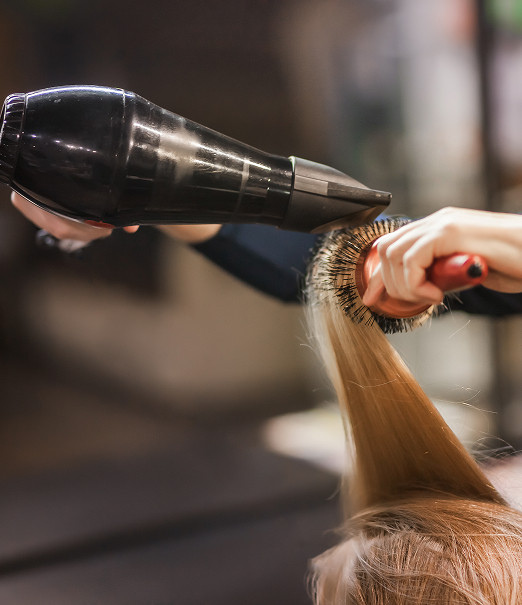 PELUQUERÍA A DOMICILIO (LAVAR, CORTAR Y PEINAR)