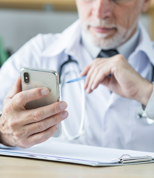 CONSULTAS MÉDICAS TELEFÓNICAS